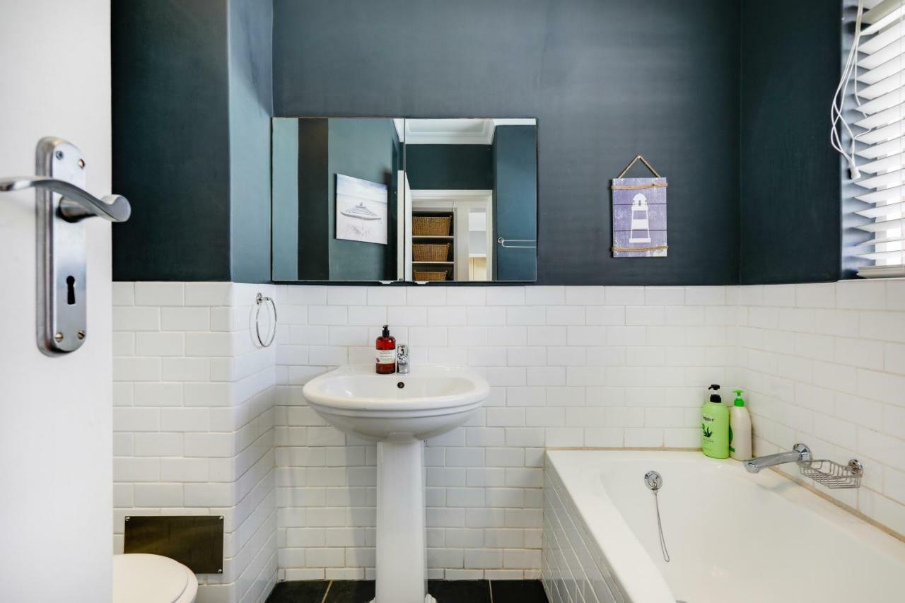 Backup-Powered Bantry Bay View 2 Bed Apartment Cape Town Dış mekan fotoğraf